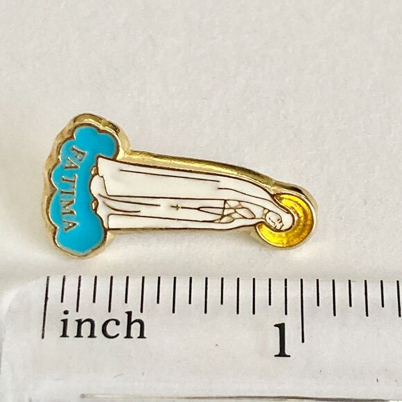 Vintage Saint Lady of Fatima of Portugal Pin Virgin Mary Blessed Mother Patron - Picture 8 of 8